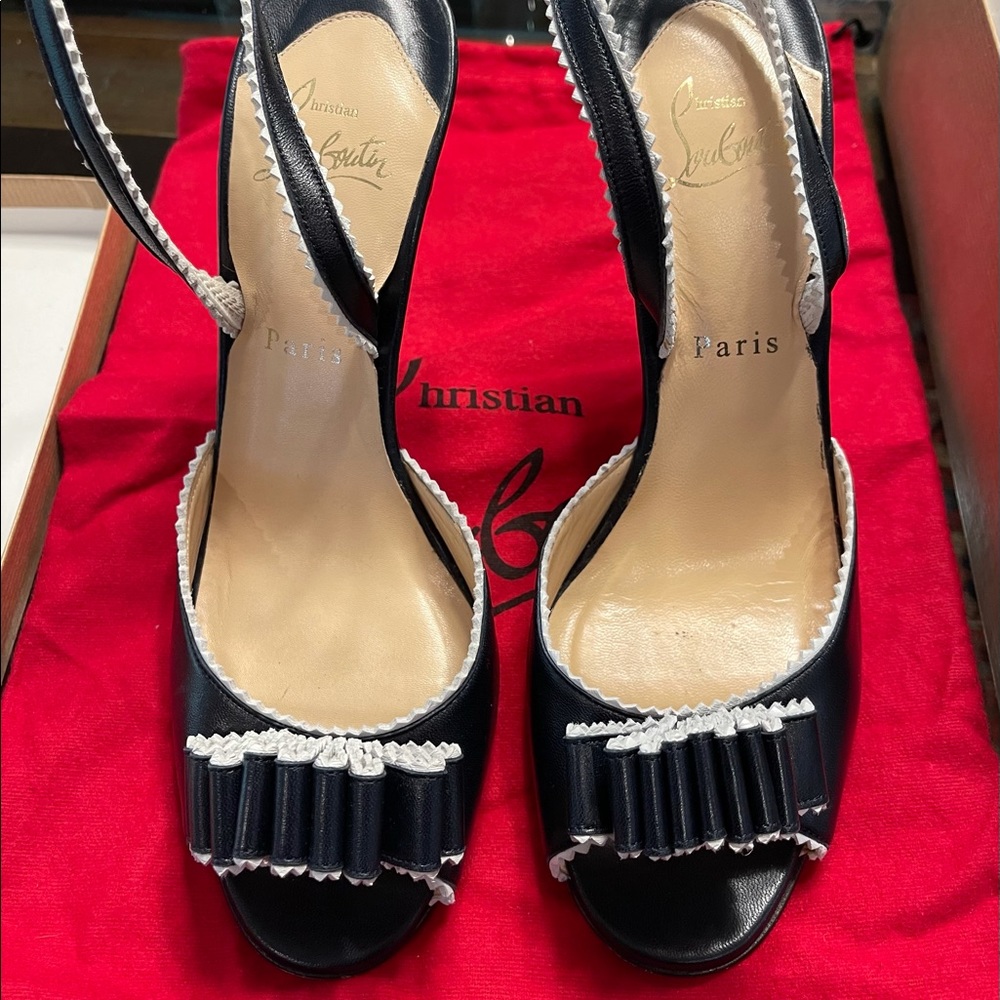 Christian Louboutin 40 navy spectators
